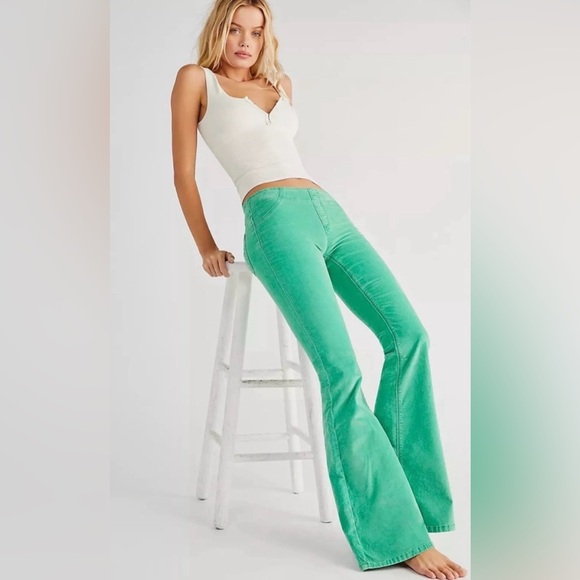 We The Free “Free People” Green Corduroy Flared Pull On Low Rise Pants 💚 - Picture 3 of 11